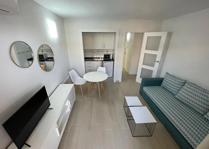 California 1 & 2, Family Only, By California * Salou